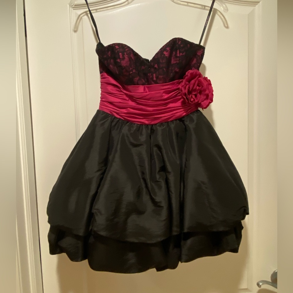 BETSEY JOHNSON short evening dress in black and pink - size 4